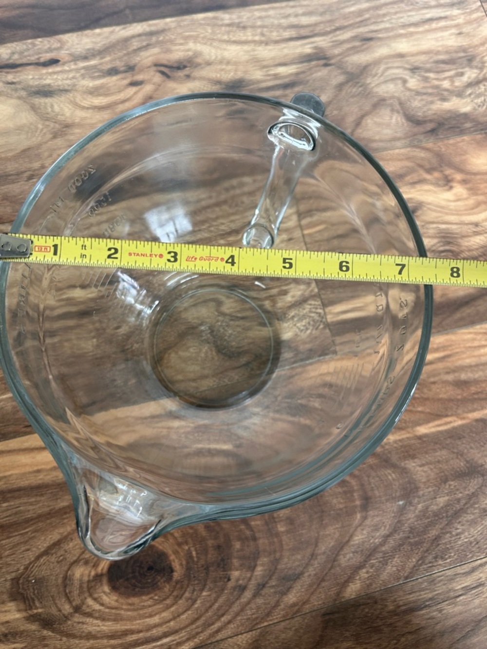 The Pampered Chef 8 Cup Glass Batter Measuring Bowl - Picture 4 of 4
